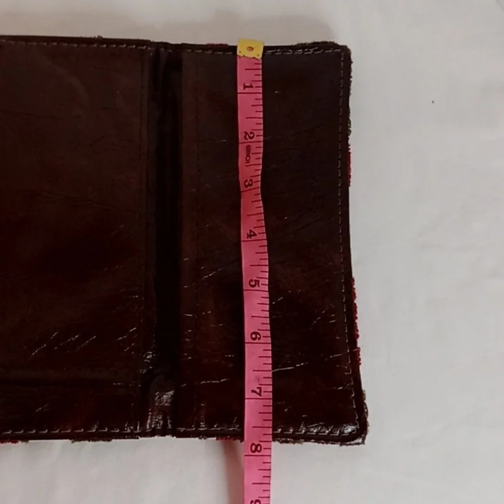 VINTAGE Floral Petite Point Tapestry & Leather Tri-fold Wallet / Clutch